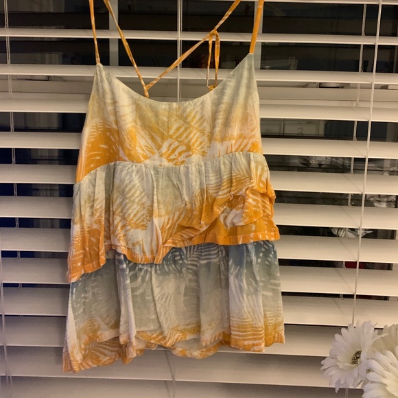 Tank - Picture 1 of 2